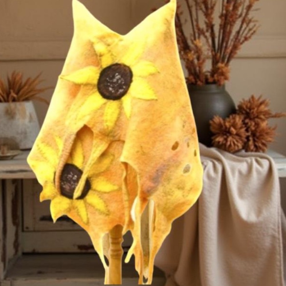 Wool shawl, Sunflower shawl, Wool Shawl, Wool Wrap, Wearable art, OOAK
